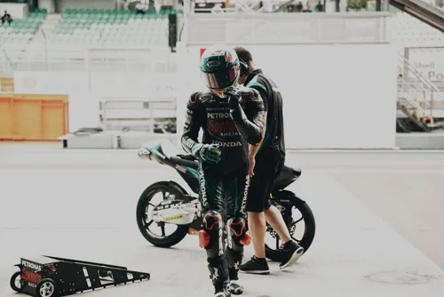 Vincent Philippe con Suzuki SERT