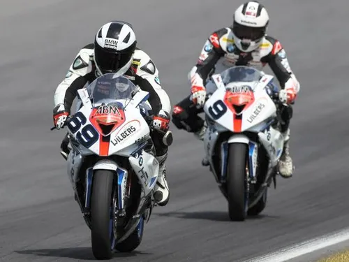 idm wilbers bmw racing 2013 01