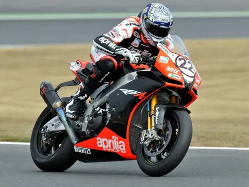 leon camier aprilia rsv4 magny cours wsbk