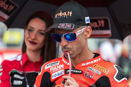 r11 melandri villicum race1 04 uc68246 low e1539498090798