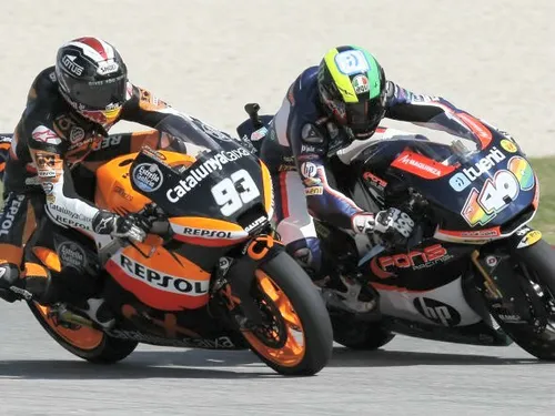 La lotta della classe Superstock 1000 con Josh Herrin (2) ed il nostro Claudio Corti (71).