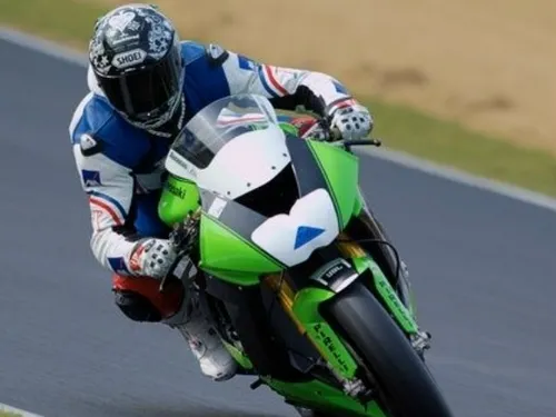 simonandrewstestbrandshatch kawasaki