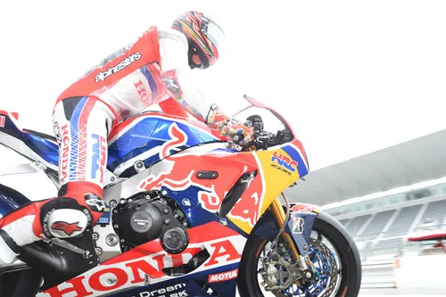 Sfida a tre per il titolo tra Salom, Rins e Vinales