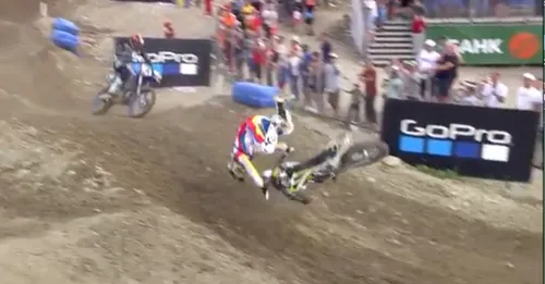 Fabrizio Perotti in piega con una Yamaha R1 a Franciacorta