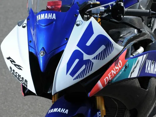 yamaha r6 cockpit supersport