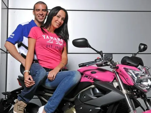 La bagarre dei primi giri di Gara 1 a Cadwell Park nel BSB