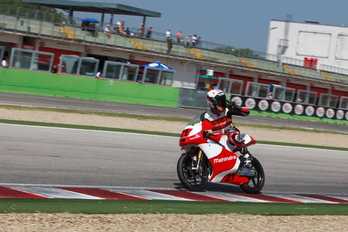 122_Moto3_Rinaldi_action