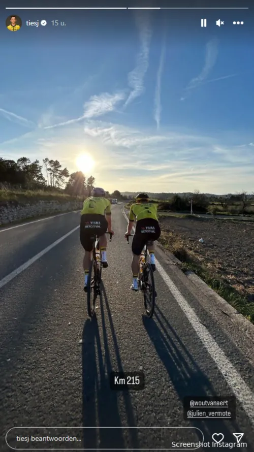 Story do Instagram de Tiesj Benoot com Wout Van Aert e Julien Vermote