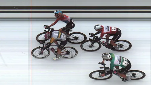 Roseman-Gannon stole the stage win on the throw to leave SD Worx dumbfounded