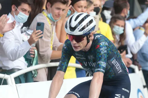 Vingegaard foi um dos ciclistas mais afetados pela queda na Volta ao País Basco, que deixou Vine em más condições