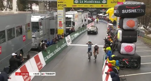 João Almeida e Lenny Martinez disputaram a etapa rainha metro a metro.