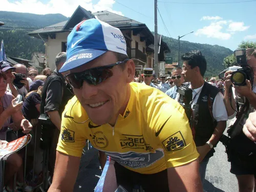 Lance Armstrong no centro da polémica da nova equipa americana