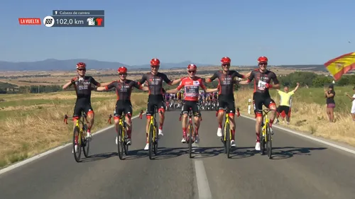 A Visma celebrou a vitória de Vingegaard com uma camisola especial