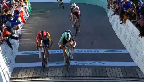 Seixas beats Ayuso on the final climb