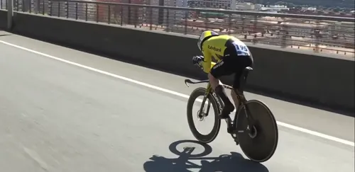 Steven Kruijswijk a voar em Bilbau