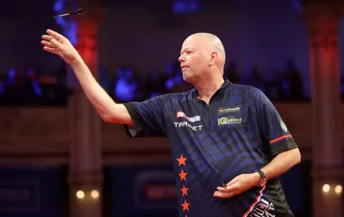 Raymond van Barneveld in actie