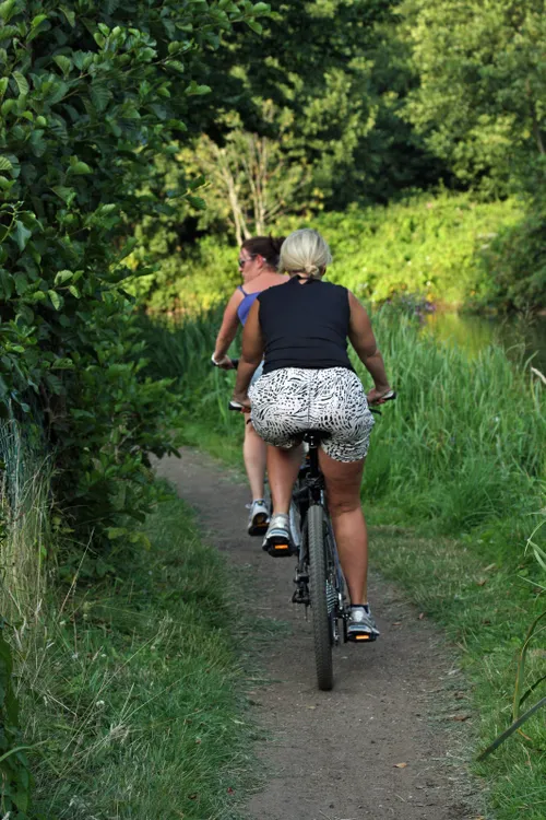 dames op de fiets reth1953 new profile foter cc by