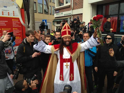 kick out zwarte piet in meppel 2015