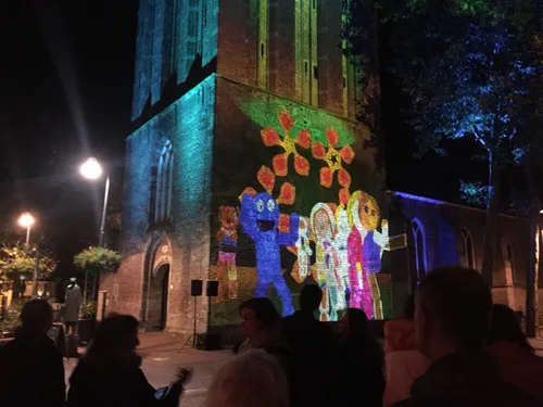 photo 5951696590962014973 y