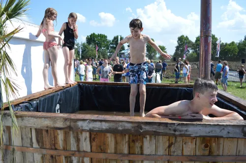 pn05062016 crisiscross2