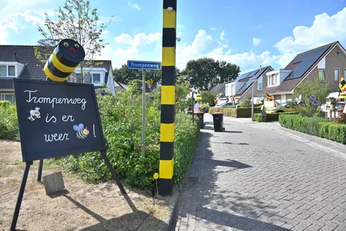 pn24082022 ruinen straatversiering trompenweg1