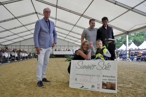 sumsale goede doel rolstoelbus mees 002