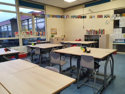 veeningen schoolmeubilair veldboeket2