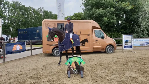 zoer il est balou huldiging