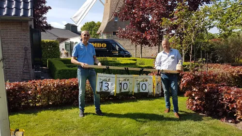 zuidowlde overhandiging cheque jumbo termeulen 9 mei nr 1 foto st meule van wassens