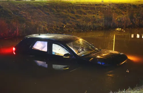 auto te water rosmalen 3