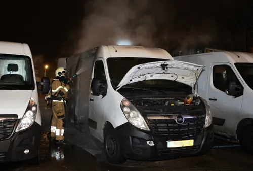 bestelbus in brand oude vlijmenseweg dne bosch 3