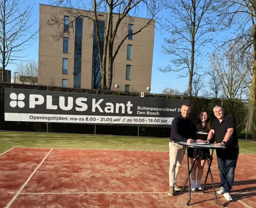 Op de foto van links naar rechts : Raymond Kant - Jip Muris &amp; Harold van Genderen