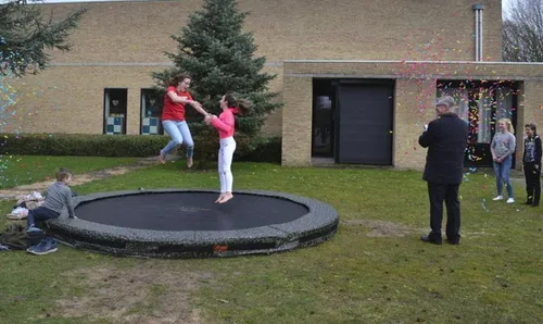 trampoline2