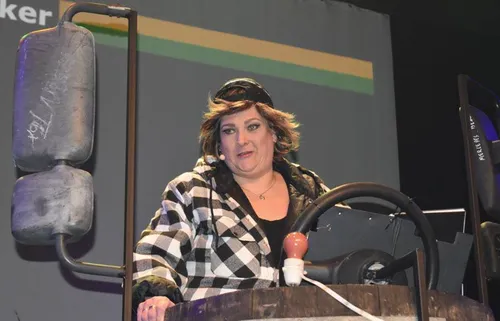 Josine Severijns als Sientje Trucker