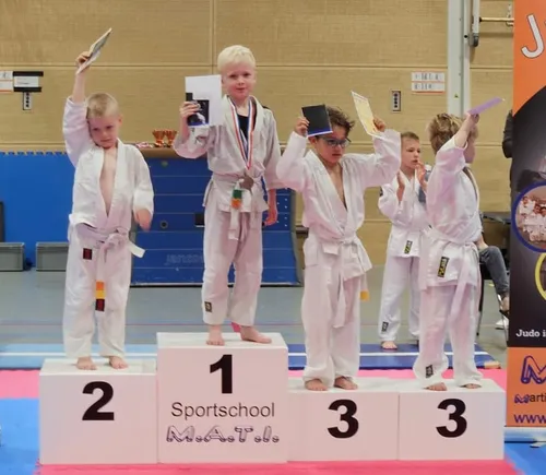 eef85dc4 1715 48c1 9cc9 637179656ac3