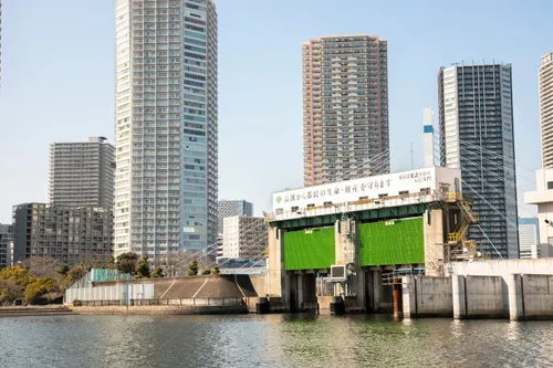 there are 15 floodgates in tokyo bay