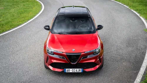 Alfa-Romeo-Junior-VELOCE-280