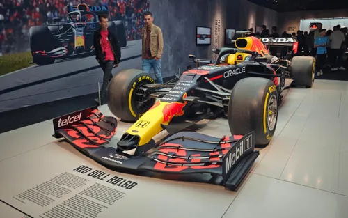 f1 the exhibition rb16b