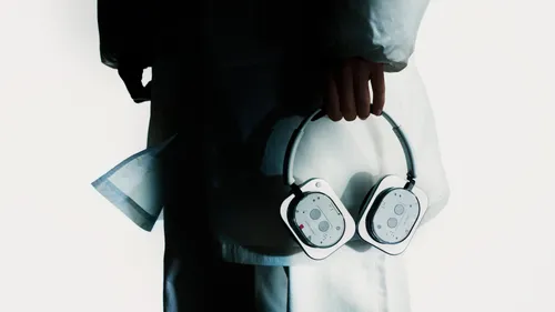 250113 pro setting 6 gray pf detail focused layers3 16x9 at 2x