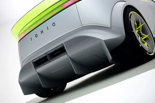 06 hyundai onthult concept three 2