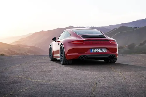 01-Porsche-911-Carrera-GTS-P14-0889