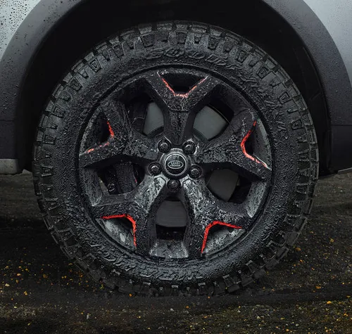 12_LAND-ROVER-DISCOVERY-SVX-DEBUTEERT-OP-IAA