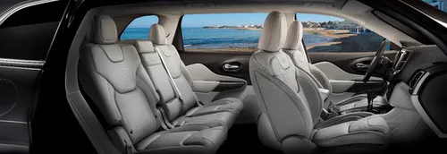 180906_jeep_New-Cherokee-int_01