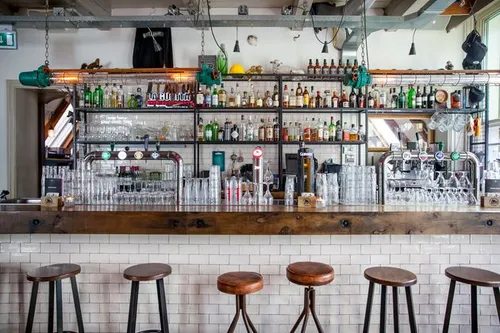 <em>De bar bij Block &amp; Barrels<\/em><em><\/em>