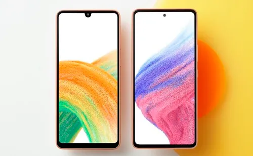 De Galaxy A33 (links) en A53