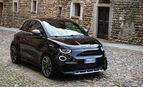 More Abarth Than EVer, ook verkrijgbaar in zwart