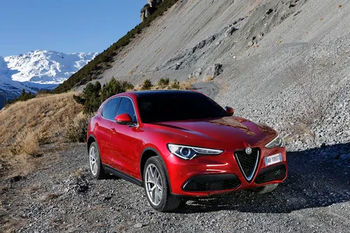 Alfa_Romeo_Stelvio_Stelvio_Pass (5)