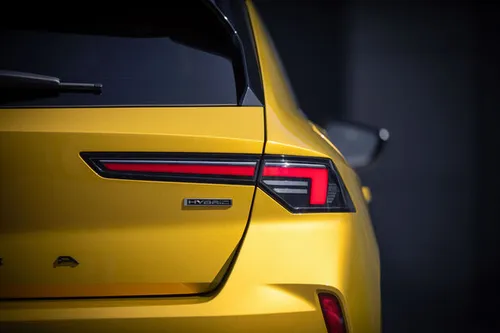 Astra Hybrid, troefkaart in een populair segment met veel concurrentie