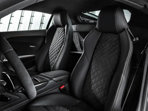 audi-r8-v10-interieur