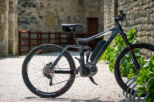 bourgogne-cube-e-bikes-en-veel-gear-tijd.jpg